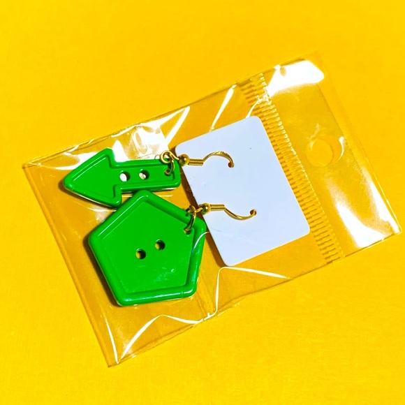 RETRO COLORFUL SHAPES Button Earrings (GREEN) - Picture 3 of 4